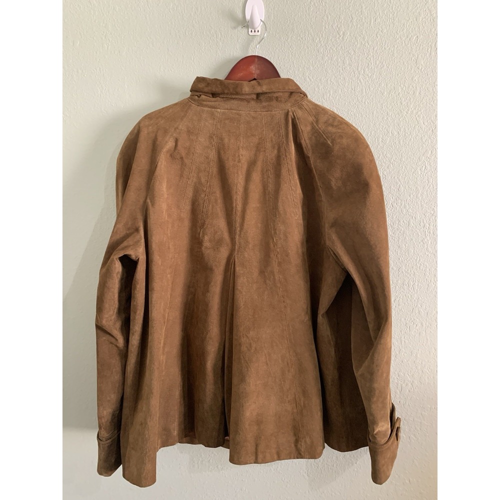 Classic Women's Suede Button-Front Leather Jacket in Brown - Picture 12 of 16